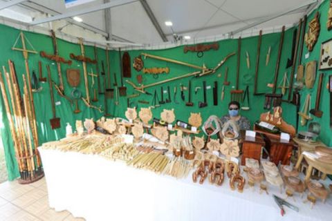 La Feria de Artesanía Faro de Maspalomas abre sus puertas con 51 artesanos