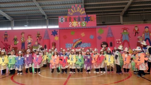 Gáldar: Los escolares vivieron la fiesta del carnaval de los juguetes