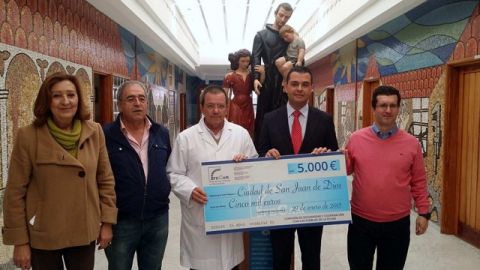 La FECAM, entregó una ayuda de 5.000 euros a la Ciudad de San Juan de Dios