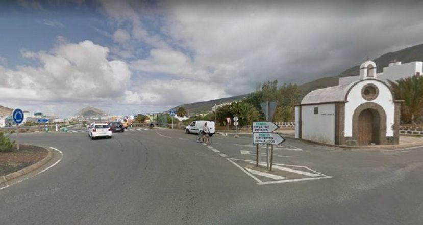 El Cabildo acomete el reasfaltado de la carretera del norte entre los enlaces de Hoya Pineda y La Atalaya de Gu&iacute;a