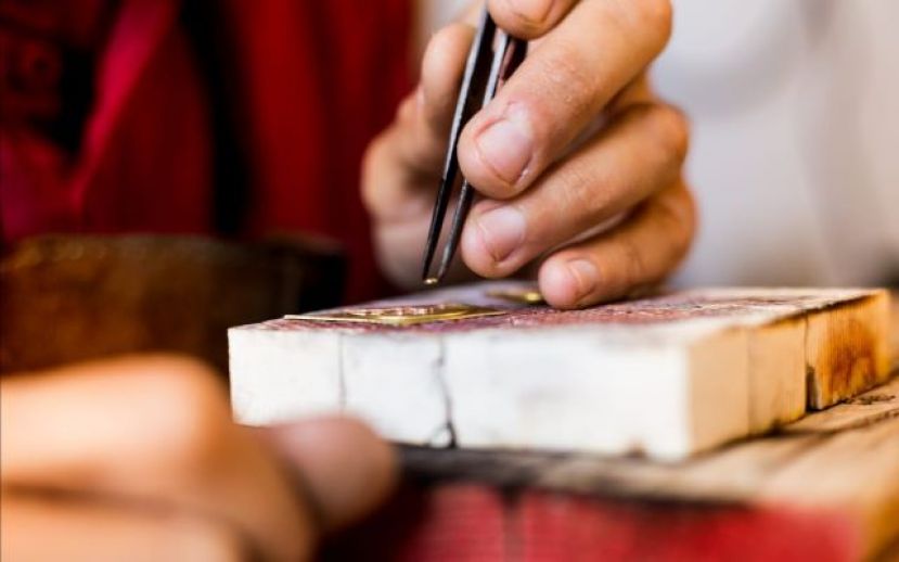 El Museo y Parque Arqueológico Cueva Pintada ofrece el taller ‘Adornos y metal’
