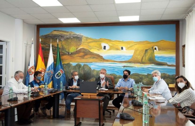 El presidente se traslada al sur de Tenerife para conocer la situaci&oacute;n del fuego