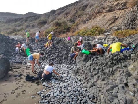 Participativa acción de ecovoluntariado en San Felipe, Santa María de Guía