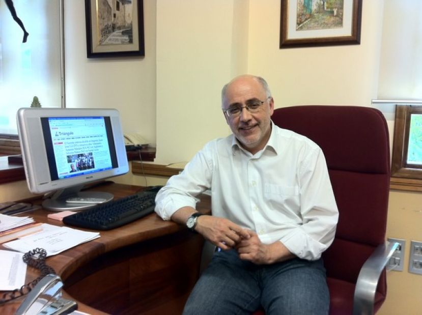 Poes&iacute;a Viva de la Atl&aacute;ntida: Entrevista a D. Antonio Morales, Presidente del Cabildo de Gran Canaria