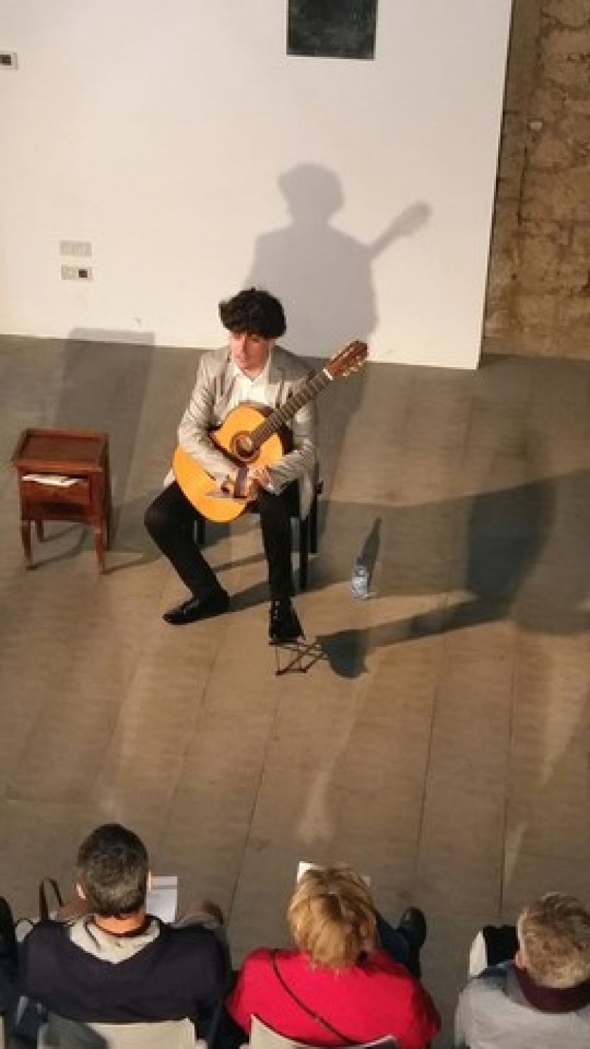 LA GENERACI&Oacute;N DEL 27 S&Iacute;MBOLO VANGUARDISTA DE LA UNI&Oacute;N DE LITERATURA Y M&Uacute;SICA A TRAV&Eacute;S DE LA GUITARRA