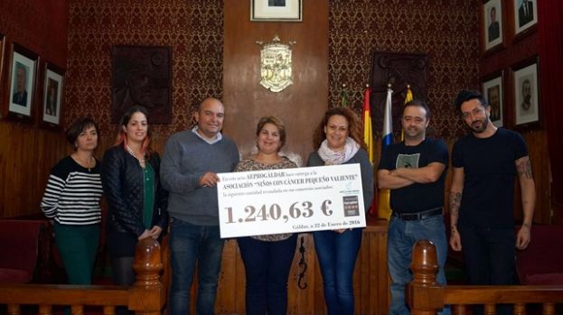 Aeprog&aacute;ldar entrega lo recaudado a "Ni&ntilde;os con c&aacute;ncer Peque&ntilde;o Valiente"