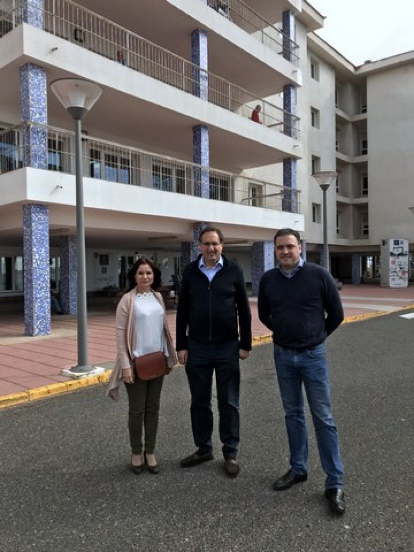 El Grupo Popular visita la residencia de mayores de Taliarte