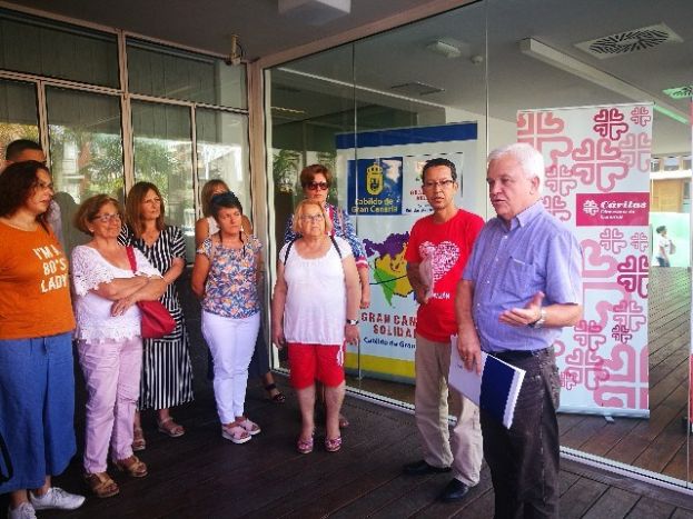 El escaparate del Cabildo exhibe la acci&oacute;n solidaria que realiza C&aacute;ritas para cambiar la realidad de los pa&iacute;ses m&aacute;s desfavorecidos