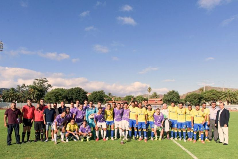 Fútbol: La UD. Las Palmas gana el II Trofeo Ciudad de La Laguna