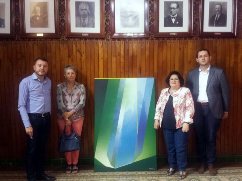 UNICEF Canarias dona al ayuntamiento de Gáldar un cuadro de la Iglesia de Santiago