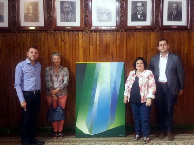 UNICEF Canarias dona al ayuntamiento de Gáldar un cuadro de la Iglesia de Santiago