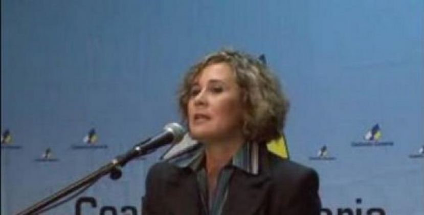 Julios dice que la ley del aborto del PP “es hipócrita y desprotegerá a las jóvenes”