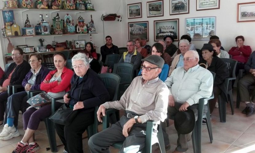 Charla &ldquo;El uso de los medicamentos en la Tercera Edad&rdquo; en Caideros de G&aacute;ldar