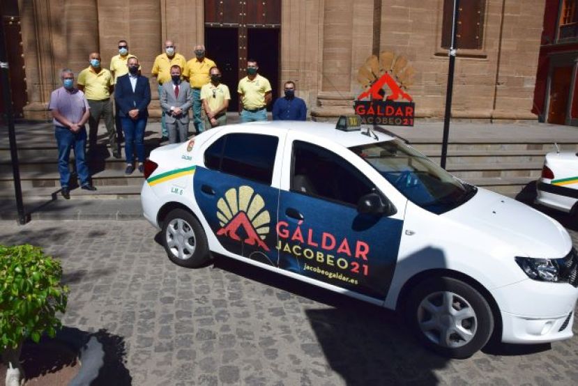 Los taxis de G&aacute;ldar ya lucen la promoci&oacute;n del A&ntilde;o Santo Jacobeo 2021-22