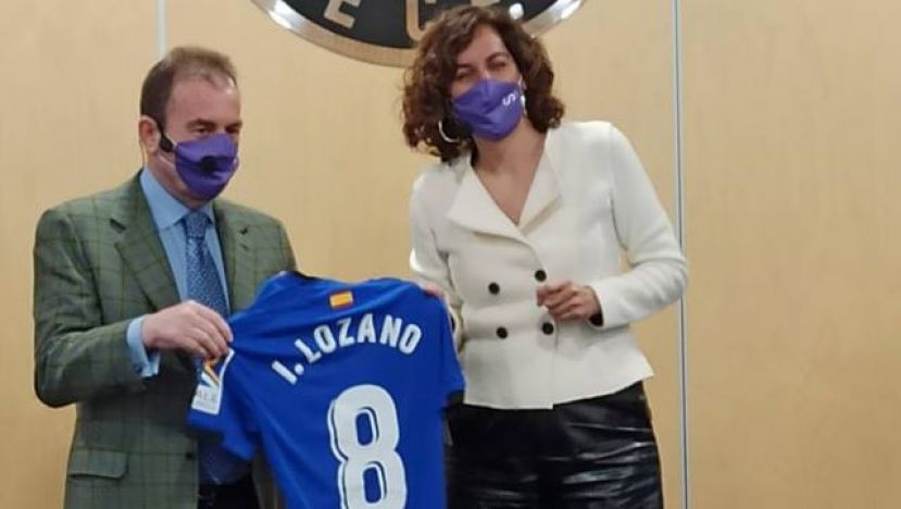 Irene Lozano present&oacute; el libro 'Mujeres en el Deporte', de Rachel Ignotofsky