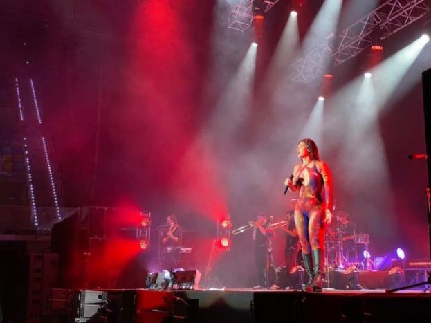 Concierto de Nathy Peluso en Gran Canaria Arena, con un arrebatador espectáculo