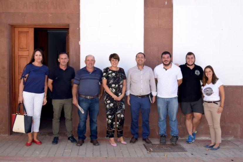 Artenara: La Consejera Minerva Alonso se reuni&oacute; con los miembros de EDARTE