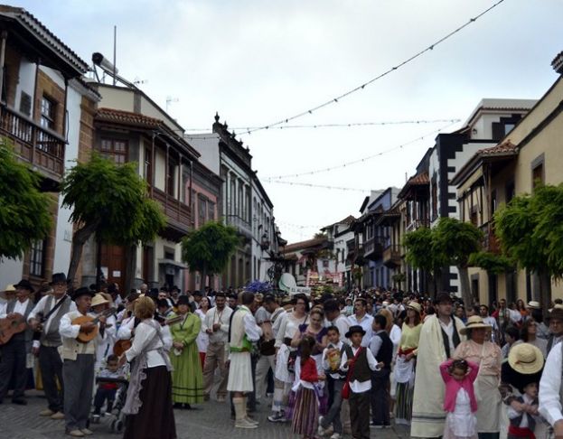 La Ofrenda Romería de la Fiesta del Agua reúne este sábado a los barrios de Teror