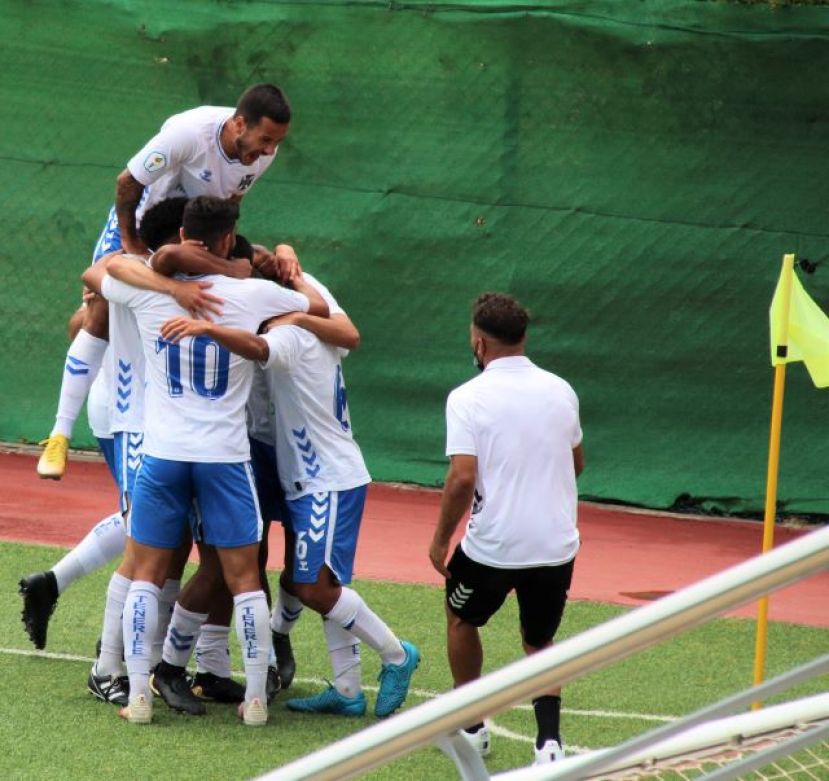 F&uacute;tbol 3&ordf; Divisi&oacute;n: El Tenerife B supera la veteran&iacute;a del Viera (2-3)