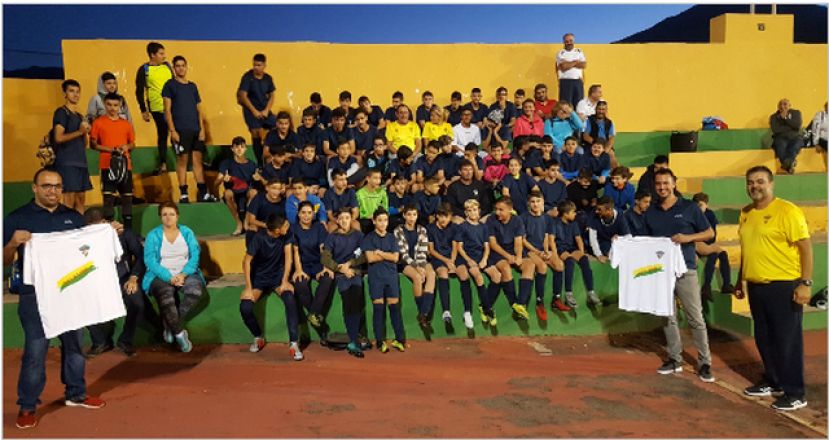 F&uacute;tbol Base: II Encuentro con los &aacute;rbitros, del C. D. Roque Almagro