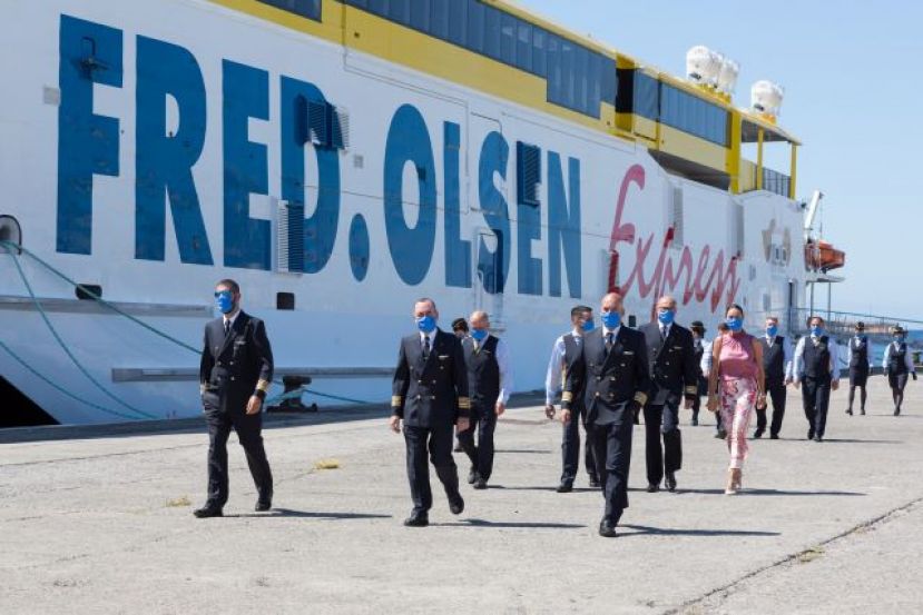 Fred. Olsen celebró el acto del bautizo del nuevo trimarán Bajamar Express