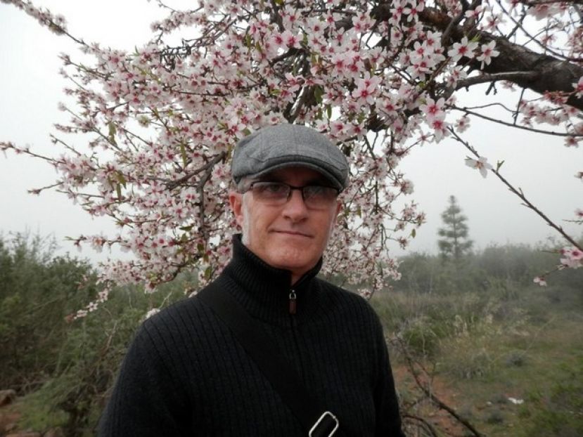 Se presenta en la Biblioteca Insular &lsquo;Arrecia&rsquo;, el &uacute;ltimo poemario del tinerfe&ntilde;o Ernesto Su&aacute;rez