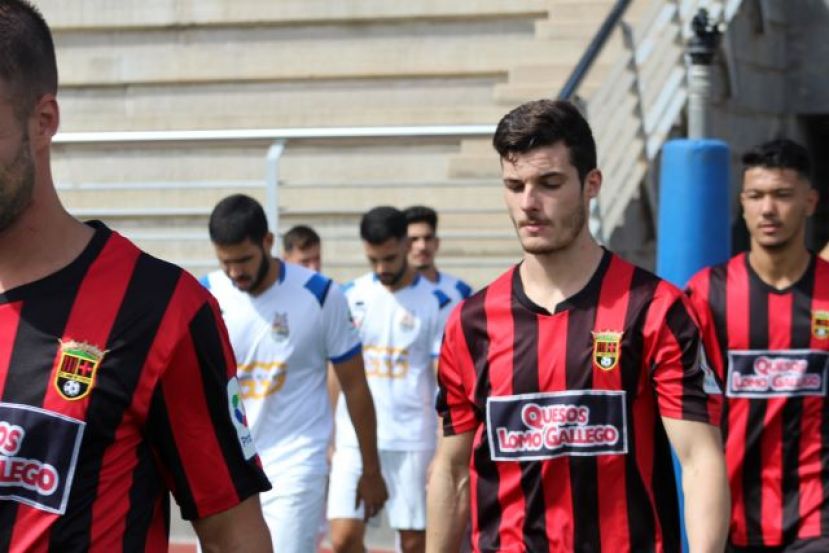 F&uacute;tbol 3&ordf; Divisi&oacute;n: El centrocampista Alfredo Vega, primera renovaci&oacute;n del Uni&oacute;n Viera