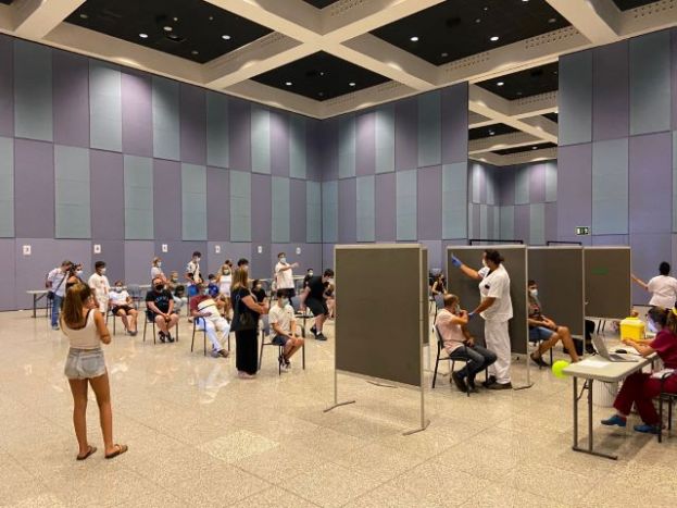 Canarias supera el 80% de su poblaci&oacute;n diana vacunada contra la COVID-19