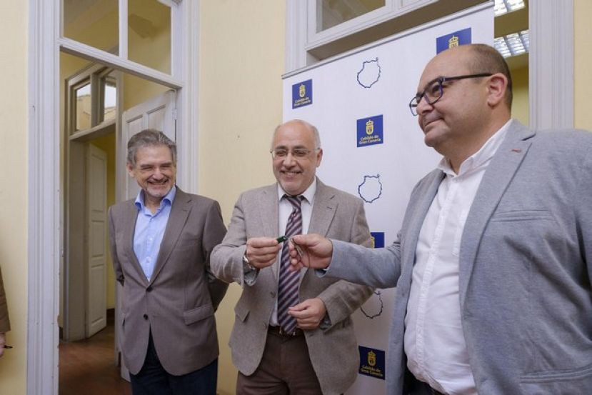 El Cabildo entrega un edificio a Pequeño Valiente