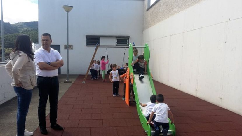 Guía: 14.000 euros en la renovación del parque infantil de Montaña Alta
