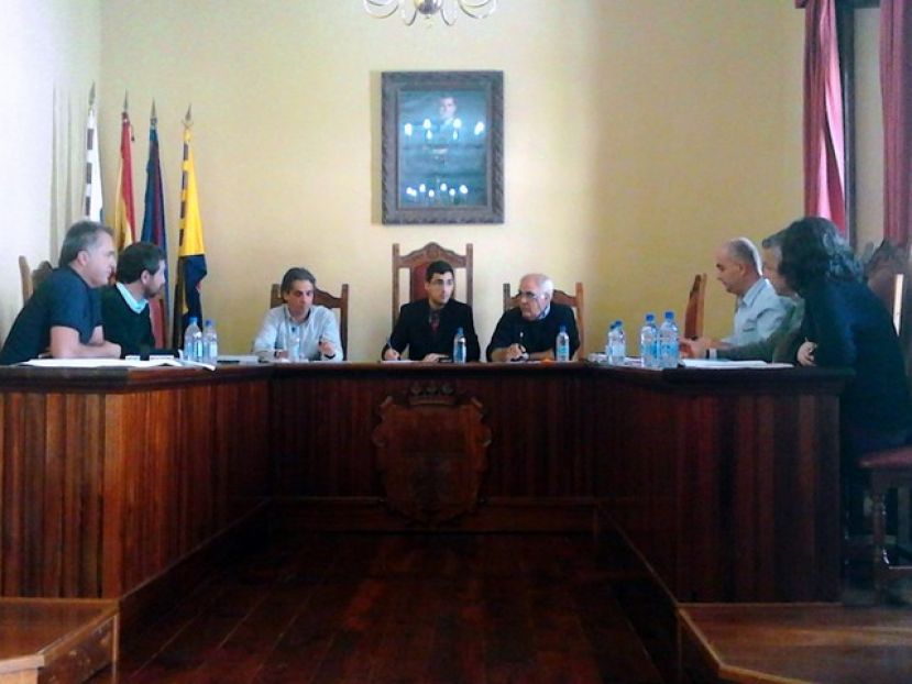 Agaete: Reuniones para la elaboraci&oacute;n de un an&aacute;lisis DAFO del sector primario