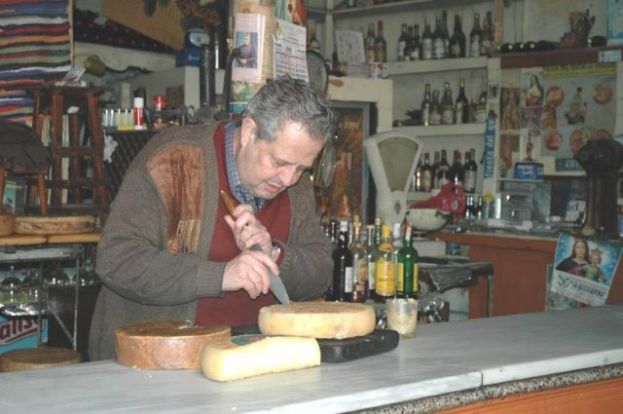 Santa Mar&iacute;a de Gu&iacute;a lamenta la p&eacute;rdida de Santiago Gil Romero