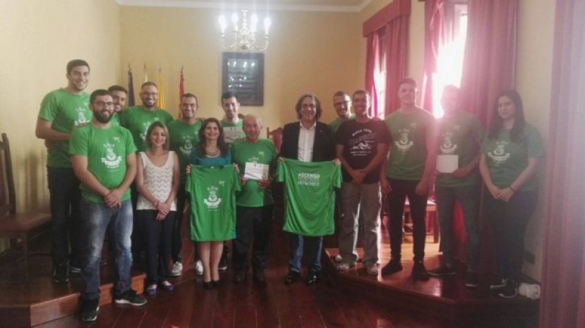 Agaete: El Ayuntamiento recibe al CD Guayarmina