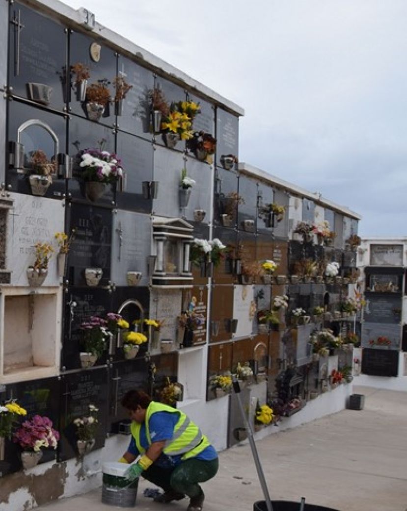 G&aacute;ldar: La Concejal&iacute;a de Cementerio acondiciona el camposanto de San Isidro