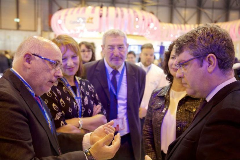 El presidente del Cabildo y el ministro de Turismo y Energ&iacute;a coinciden en la defensa de Gran Canaria como destino verde basado en las renovables