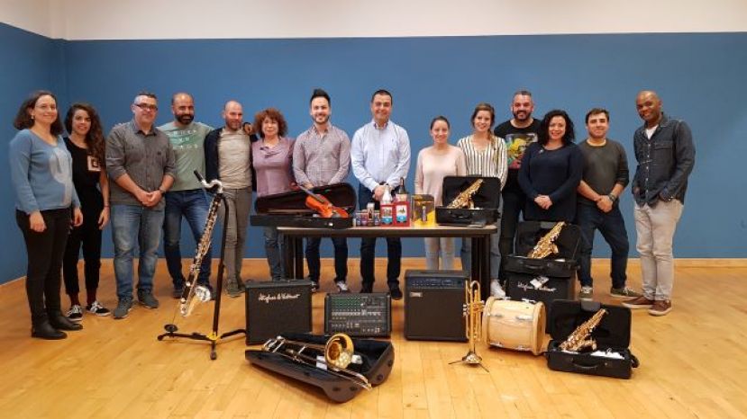 Gu&iacute;a: Las Escuelas Art&iacute;sticas Municipales ampl&iacute;an su material instrumental