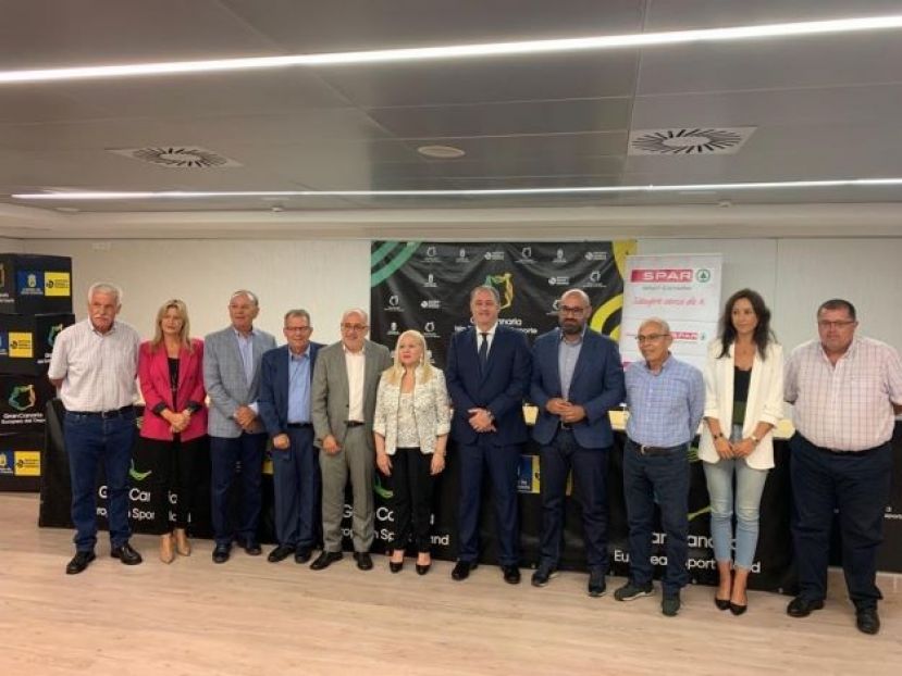 Cabildo y Ayuntamiento arropan al Spar Gran Canaria de baloncesto femenino