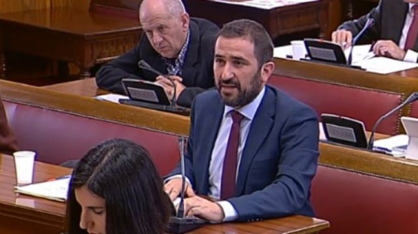El PSOE presenta una PNL para detener los partidos si hay gritos hom&oacute;fobos