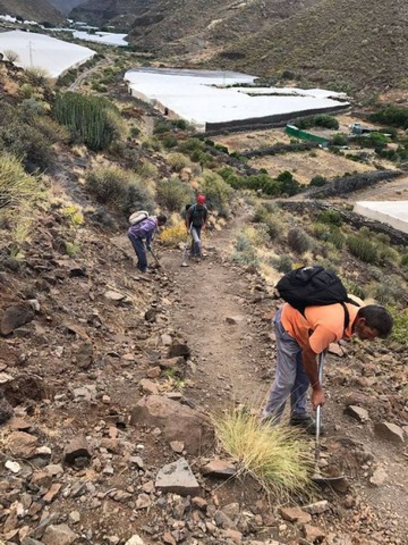 La Aldea: Mantenimiento de la red de Senderos e instalaci&oacute;n de nuevos paneles