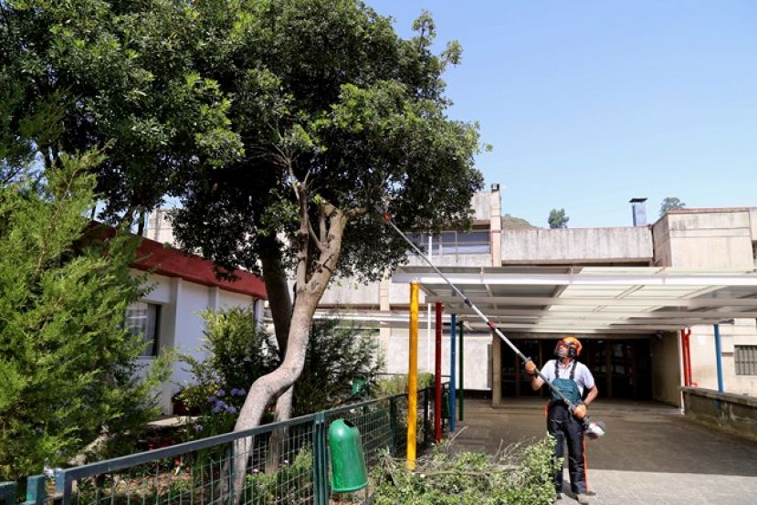 El Ayuntamiento de Valleseco pone a punto el colegio del municipio