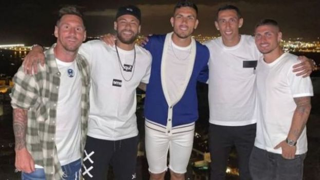 El PSG confirma a sus jugadores la llegada de Messi, seg&uacute;n Le Parisien