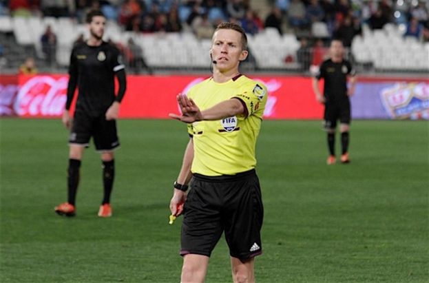 Arbitros: Alejandro Hern&aacute;ndez en la Ronda Elite del Campeonato de Europa S19