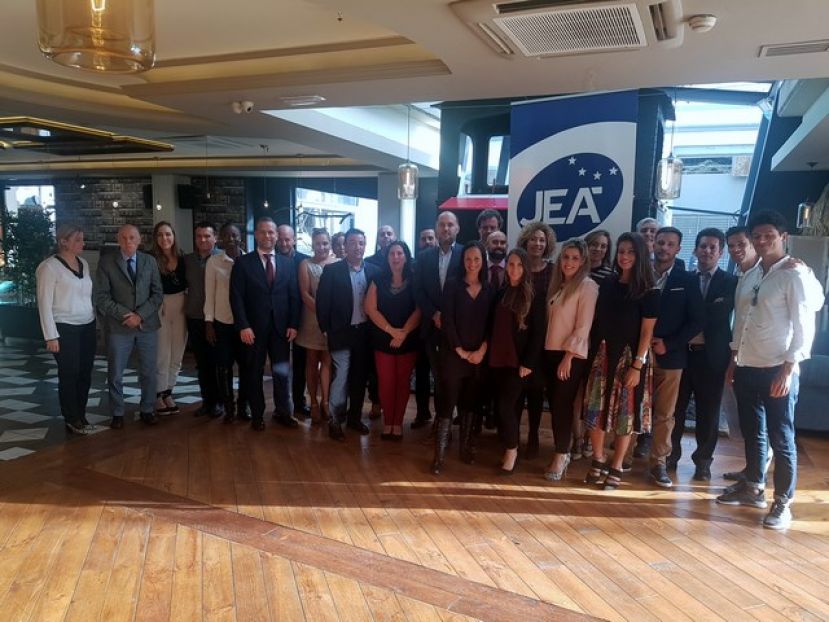 José Priego, de Helados Bakoka, se reunió con Jóvenes Empresarios del Atlántico, JEA