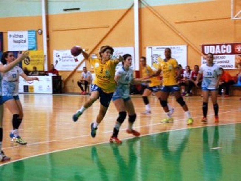 Balonmano Femenino: Rocasa GC ACE 33 &ndash; Helvetia Bm. Alcobendas 21