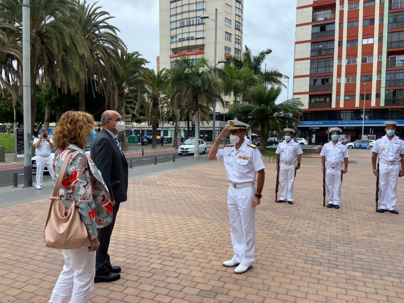El delegado del Gobierno de España visita la sede del Mando Naval de Canarias