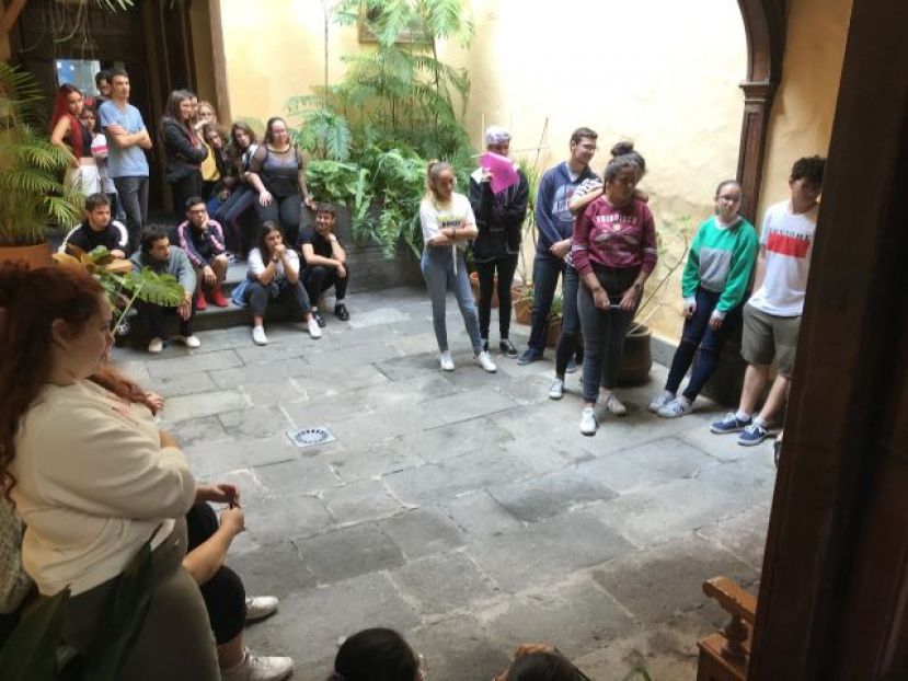 PARTICIPANTES DEL PROYECTO &lsquo;COLABORATORIO GALD&Oacute;S&rsquo; VISITAN LA CASA-MUSEO P&Eacute;REZ GALD&Oacute;S