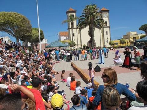 Guía: Nueva Feria Comercial, bajo el título “Días de Celebración&quot;