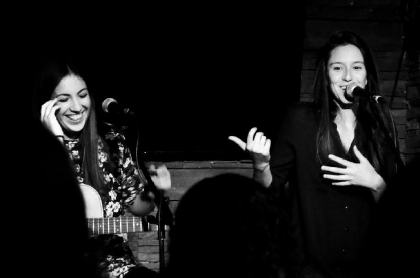 Lucía Rodríguez y Carolina Abreu protagonizan Patios En (Cantados)