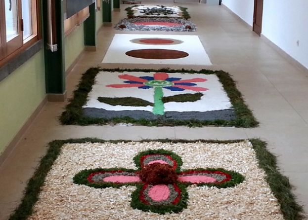 La Galería del Ayuntamiento de Teror recrea las alfombras en una exposición