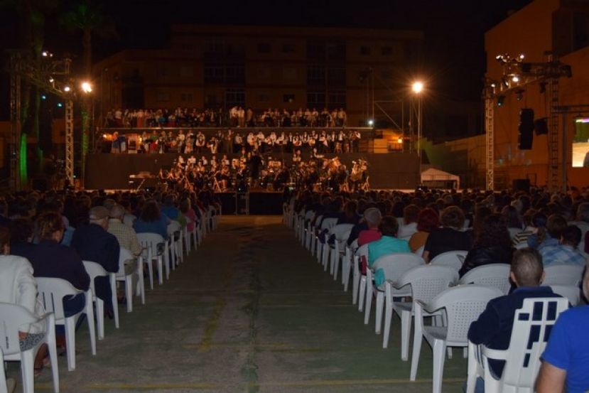 Ag&aacute;ldar hizo disfrutar a 1400 personas de la m&uacute;sica y las tradiciones galdenses.